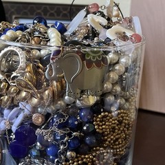 5-10LBS VINTAGE TO NOW WEAR CRAFT FIND Fun Jewelry Lot G Rings NECKLACES More