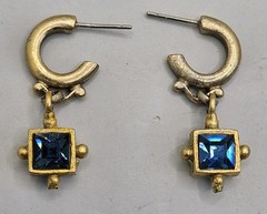 Vintage Linda Levinson Earrings Gold Tone Blue Crystal Stone Drop Pierced Post