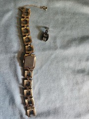RARE Vintage Women’s Gold Tone Crown Trifari Watch Brutalist Bracelet 17 Jewel