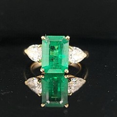 14k Yellow Engagement Ring 4.37ct. Natural Green Emerald Rectangular Shape