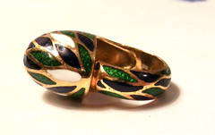 Outstanding 22 Grams Blue Green White Enamel 18K Yellow Gold Dome Ring Size 7.5
