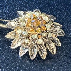 Vintage 1960’s Amber/Clear Rhinestone Goldtone Flower Brooch Pin w/ Secure Clasp