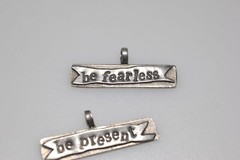 FEARLESS present AMY PETERS LOT Studio Pendant INSPIRATIONAL signed ZH7