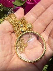 Vintage Gold Tone Cat & Yarn Ball Magnifying Glass Pendant Necklace on 31″ Chain