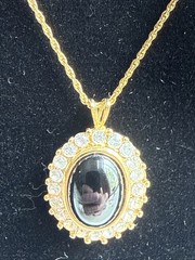 Vintage Signed TRIFARI Gold Tone Diamond Rhinestone Black Stone 17” Necklace