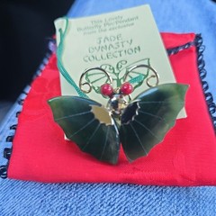 Vintage Butterfly Pin Brooch Green Cabochon Faux Jade Gold Tone BinAQ