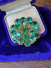 Vintage Green Rhinestone Brooch Goldtone Round Cluster Pin 1.75”