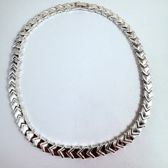 Vintage AVON Chevron Link Polished Silver Tone Necklace 15.5″