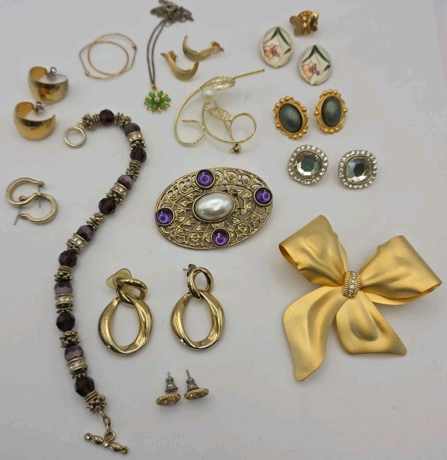 Vintage Gold Tone Costume Jewelry Lot Mixed Materials Wearable Hoops Enamel…