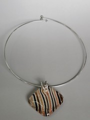 Vintage Wire Collar Choker Art Resin Striped Pendant 90s Boho Jewelry Y2K