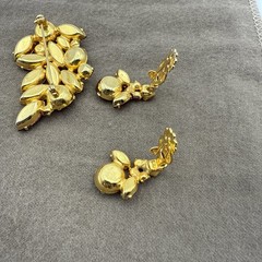 Vintage Pink Rhinestone Gold Tone Brooch And Clip On Earring Jewelry Set