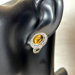 Vintage Avon Oval Silver Tone Setting & Tiger’s Eye Cabochons Clip on Earrings