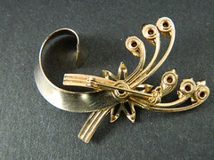 Brooch-pendant vintage 7 red stones