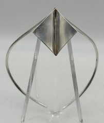 Modernist Mid Century silver tone V neck choker Wire with 2 inch geometric charm