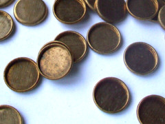 250 pcs. Round- Small Raw Brass Setting Shape – 9mm- rolled edge