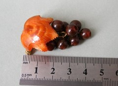 Vintage Natural Baltic Amber Grapes Brooch USSR Gold Plated Pin