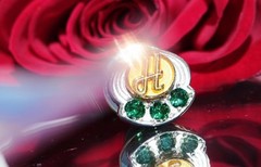 14k multi tone gold 0.24ct Treated Emerald service pin vintage 3.3gr