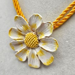 NEW VINTAGE Lisner 3D Daisy Flower Pendant Twisted Cord Choker Necklace