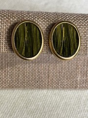 Vintage Gold Tone Green & Black Clip On Earrings Jewelry JMS-48