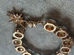 Vintage Beautiful Pale Green Button Disc Bracelet GV9 Marked