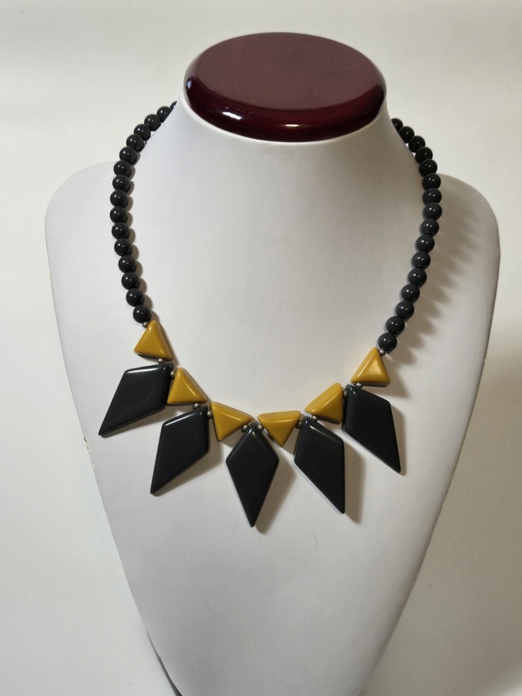 ⚡ “Electric Geometry” – 1980s Chunky Statement Necklace – Mustard Yellow &…