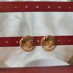 Vintage Earrings Pinwheel Gold-Tone Pierced Post 7/8 Inch