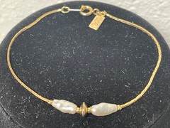 Vintage signed lady Remington LR gold tone opalescent shell dainty Bracelet