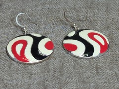 Vintage Red Off White Black Enamel Inlay Round Dangle Earrings Silvertone