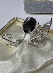 Hand Made SORRENTO Sterling Brooch Black Stone Floral design, Original Box 7.6g