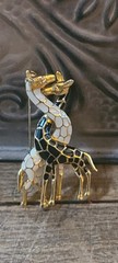 Vtg Giraffe Brooch White Black Enamel Giraffes Goldtone White Black 1.75 In