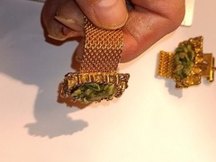 VTG MCM Cuff Links Men’s Green Jade Style Stone & Gold Tone Wraparound Mesh