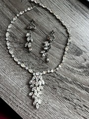 Vintage Weiss 3 Piece necklace and earring set Clear Round & Marquise rhinestone
