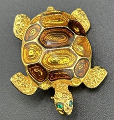 AAi Gold Tone Green Eye Rhinestone Turtle Brooch