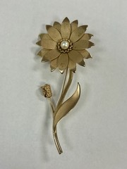Vintage Gold Tone Flower Brooch Pin Pearl Center Mid Century Floral Statement