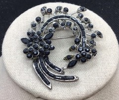 Vintage Silver Tone Costume Large Black Rhinestone Floral Pin G836