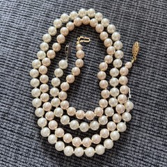 2 Vintage Faux Glass or Cultured Pearl Necklace Choker Knotted Graduated 35g 19”
