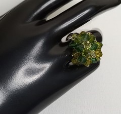Vintage Silver Tone Green Glass Bicone Bead Headpin Cluster Dome Cocktail Ring 7