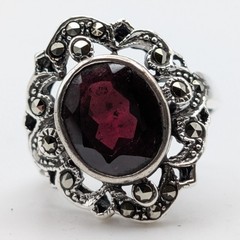 Vintage Sterling Silver Oval Garnet Marcasite Cocktail Ring Size 8.5 Fine 925