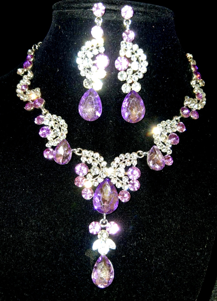 VINTAGE STYLE AMETHYST & CLEAR CRYSTAL NECKLACE & EARRING SET