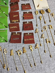 115 PC MONOGRAM NAME VINTAGE JEWELRY GOLD TONE STICK PIN BRACELET NECKLACE 1980s