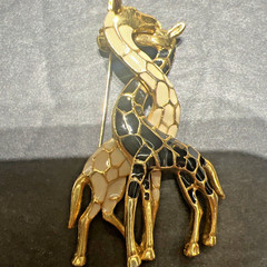 Gold Tone 2 Giraffe Brooch White Black Enamel 1 and 7/8 inch long Lot 133