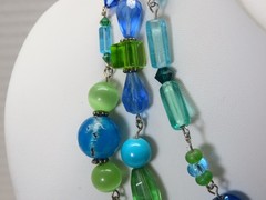 Vintage Necklace Blue Green Beaded Crystal Art Glass D5382