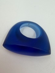 Vintage Ring Costume Frosted Cobalt Blue Lucite Plastic Size 7
