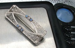 14K GOLD ANTIQUE ART DECO DIAMOND BLUE SAPPHIRE PIN BROOCH PIN FILIGREE JEWELRY
