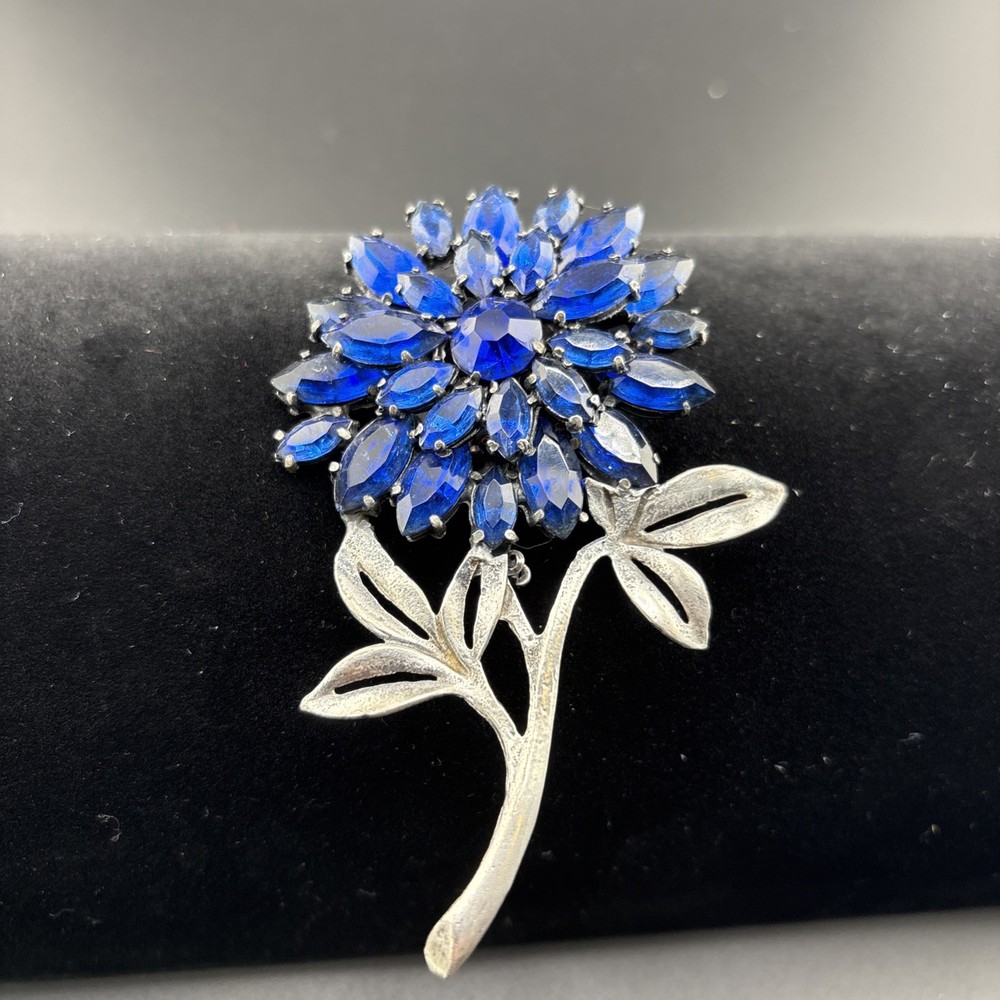 Vintage Trifari Blue rhinestone brooch pin 3.25” Pat:206696