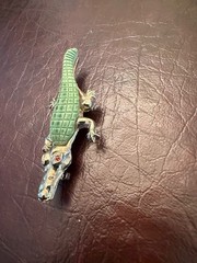 Vintage Gold Tone & Celluloid Alligator Crocodile Brooch Pin w/Red Eye-2 3/4 “