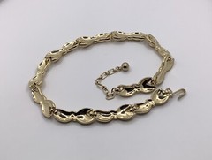 Vintage Crown Trifari Gold Tone Trifarium Plated Frosted Leaf Choker Necklace