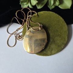 Vintage Gold Tone Etched Locket Pendant Chain Necklace 24″L
