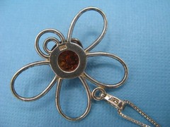 Amber Waves Honey Bee Necklace Amber Poland Sterling Silver 18″ Chain AGI Italy