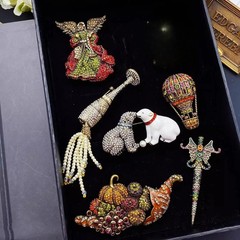 Vintage Blue Rhinestone Bird Brooch Sparkling Crystal Flying Bird Pin